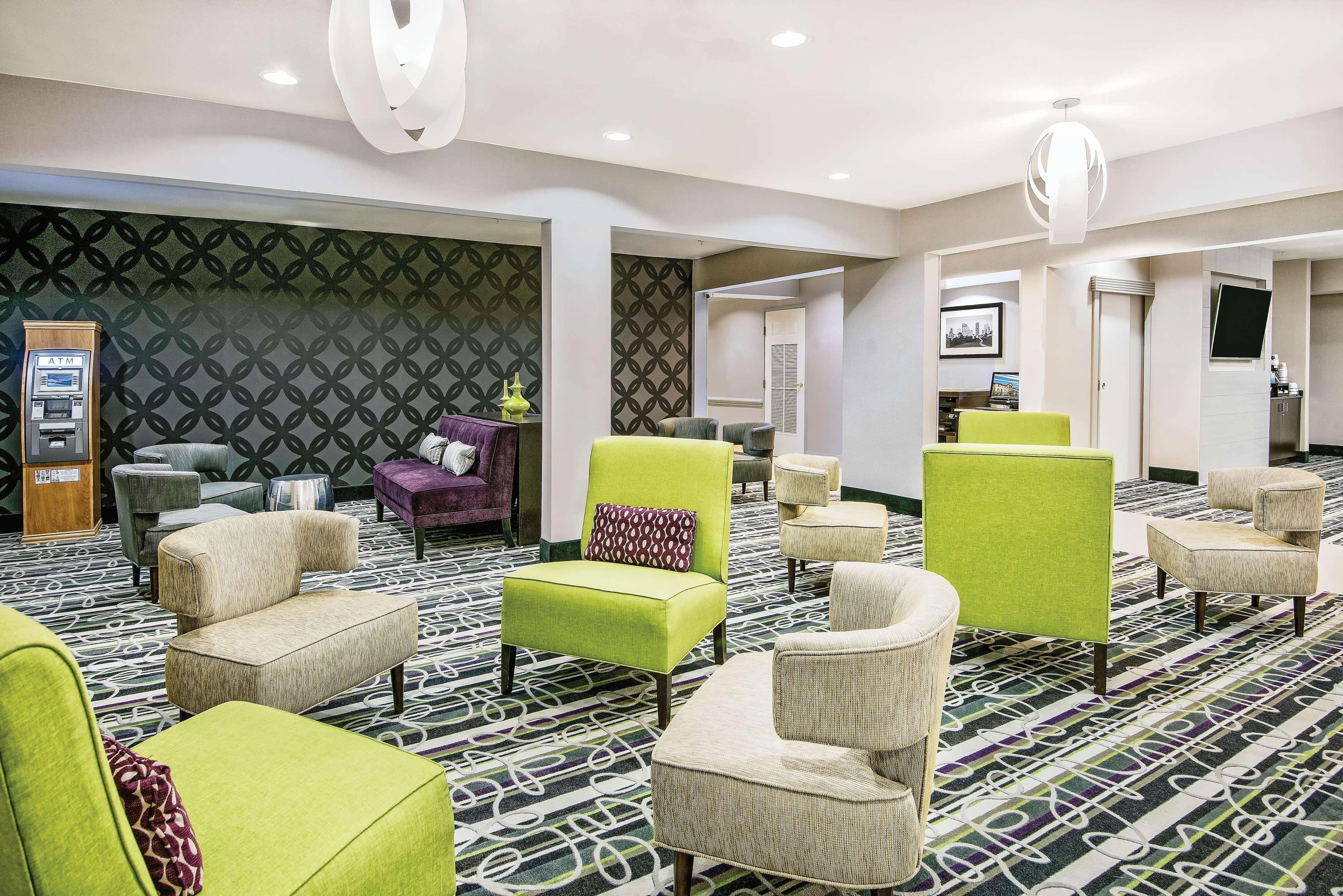 La Quinta Inn & Suites By Wyndham The Woodlands Spring Exterior photo